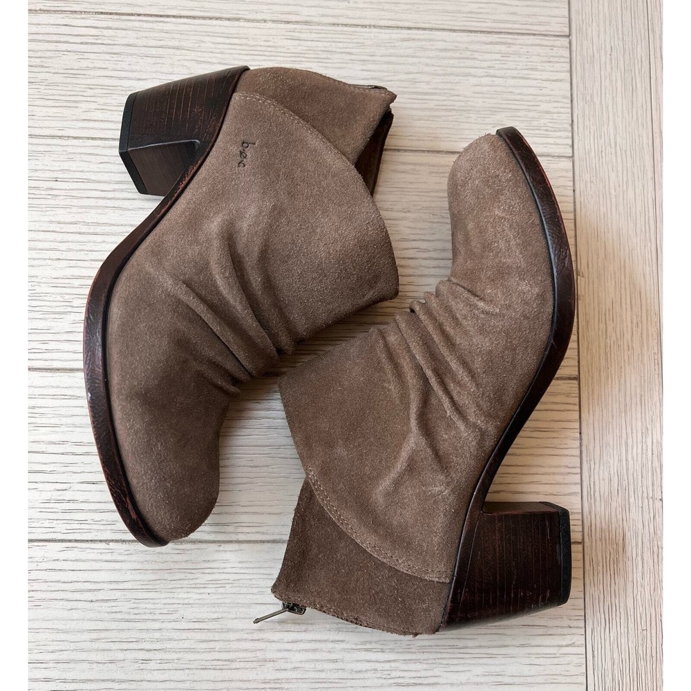 BOC brown‎ suede heeled ankle boots.Women's sz8.5. Rear zipper.2 3/4"block heel.
